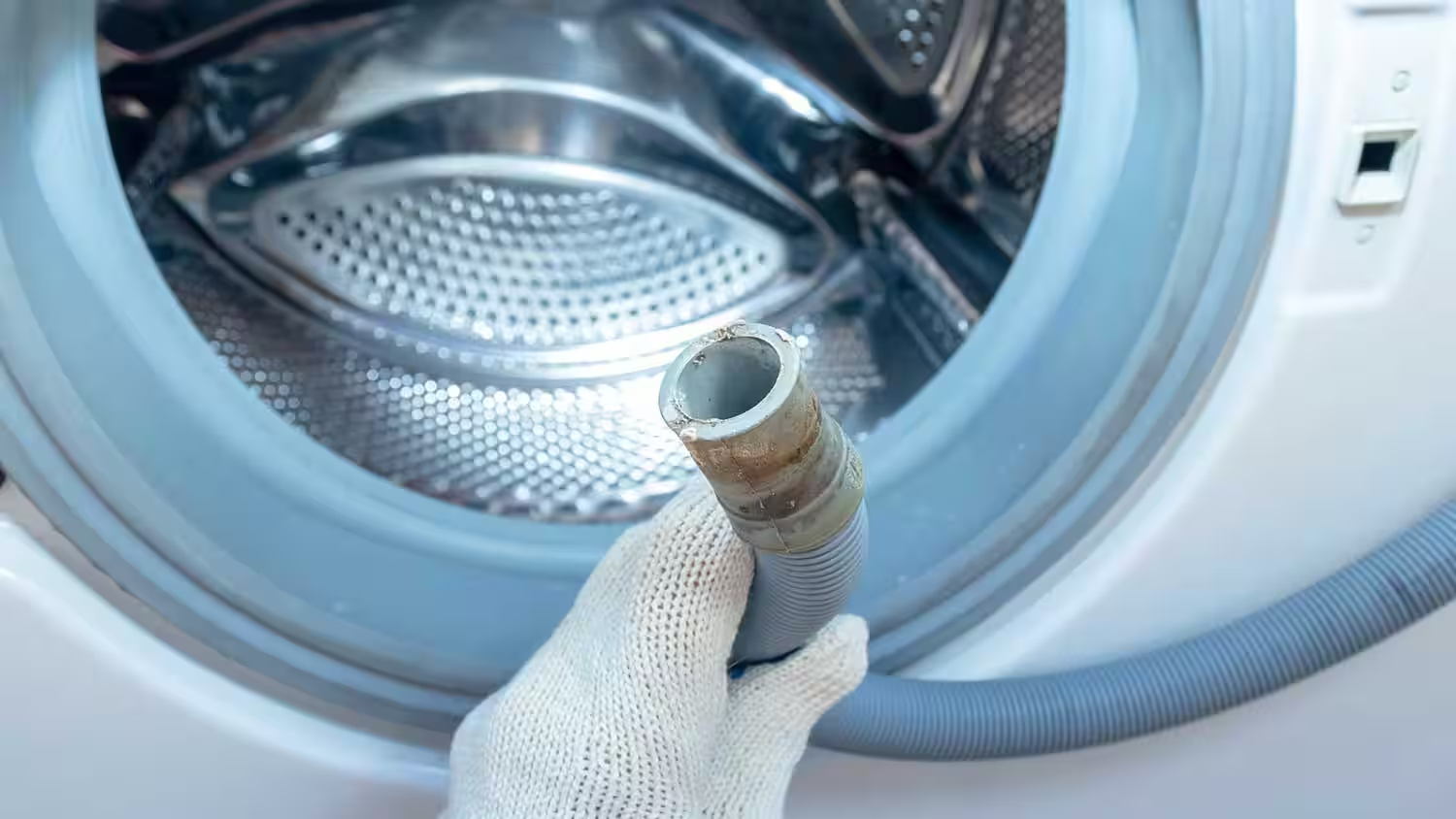 Easy Tips For Preventing Your Laundry Drain From Clogging