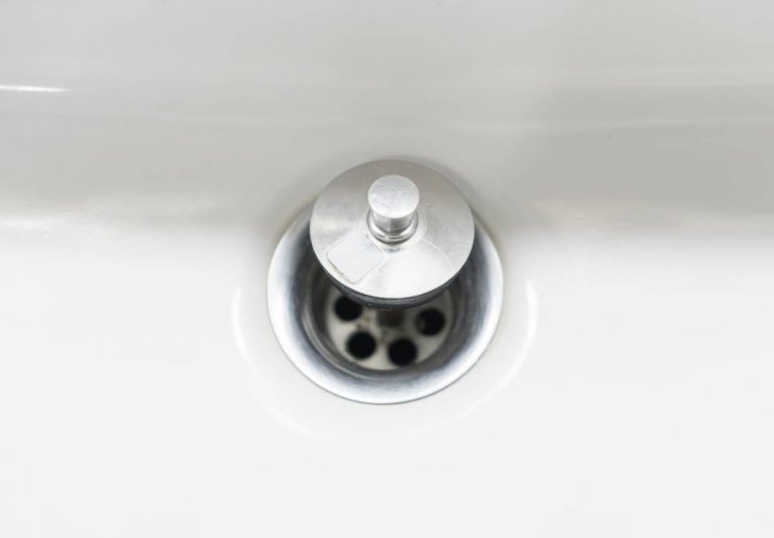 How to Remove a Bathtub Drain Stopper